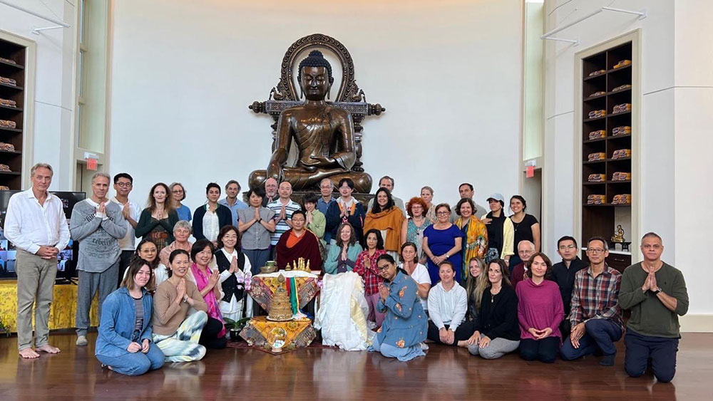 上師於大印山現場與線上禪修